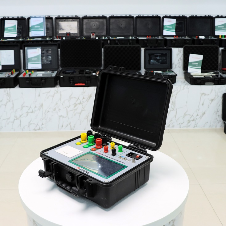 Tester impedance kratkega stika transformatorja lahko izvede natančne meritve